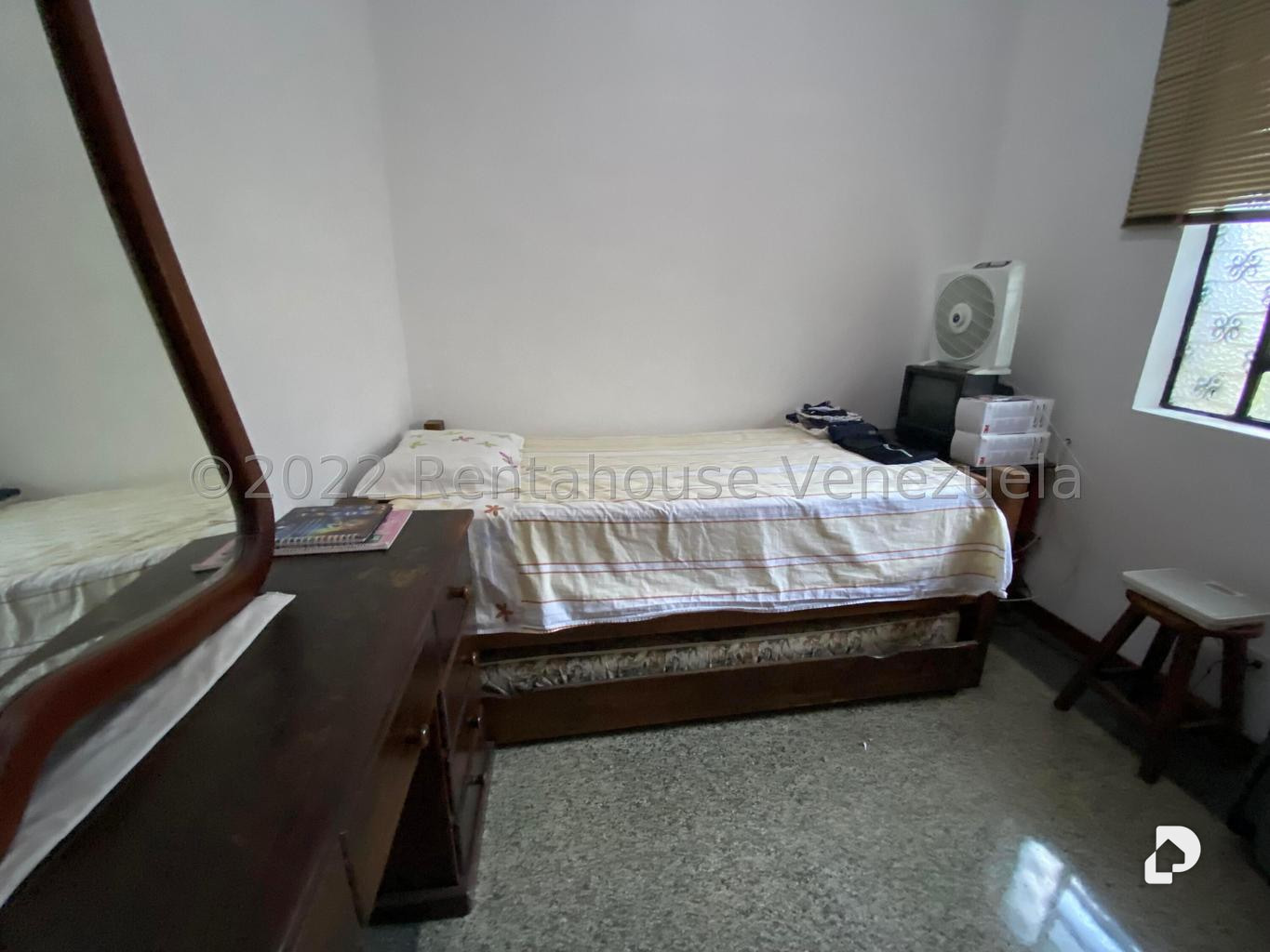 Casa en Santa Cecilia, Caracas – 24