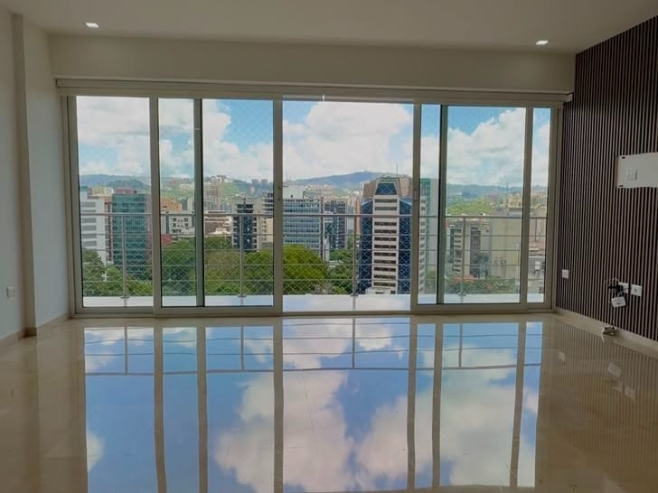 Apartamento en Country Club, Caracas - 1