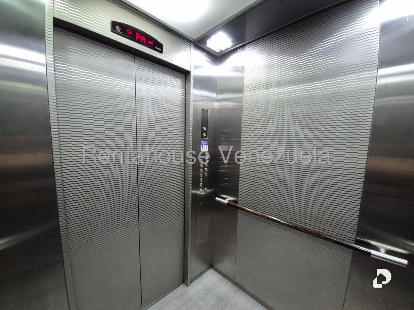 Oficina en Prados del Este, Caracas – 25