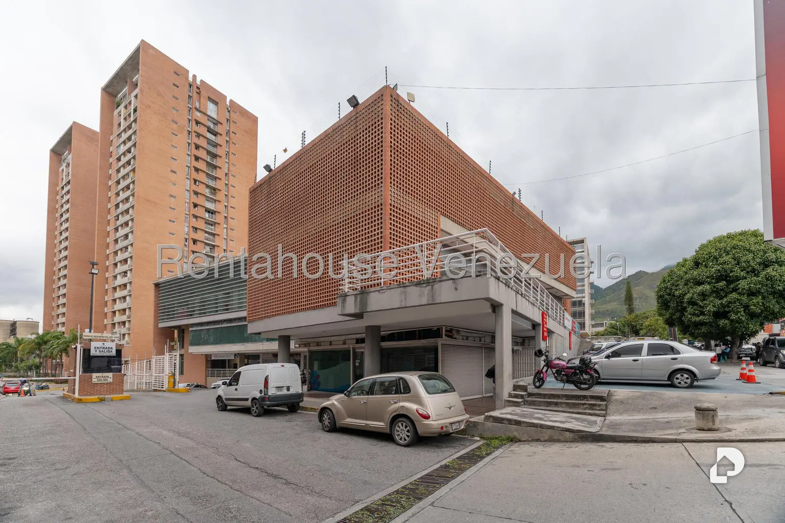 Local comercial en Boleíta Norte, Caracas – 30