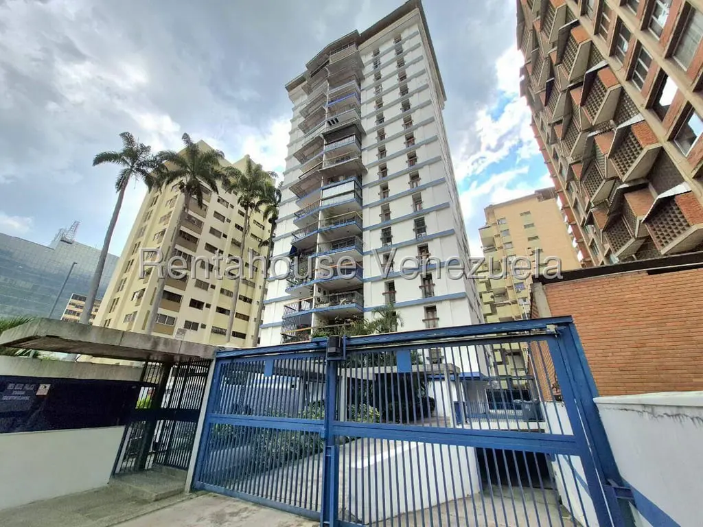 Apartment in Los Palos Grandes, Caracas - 1