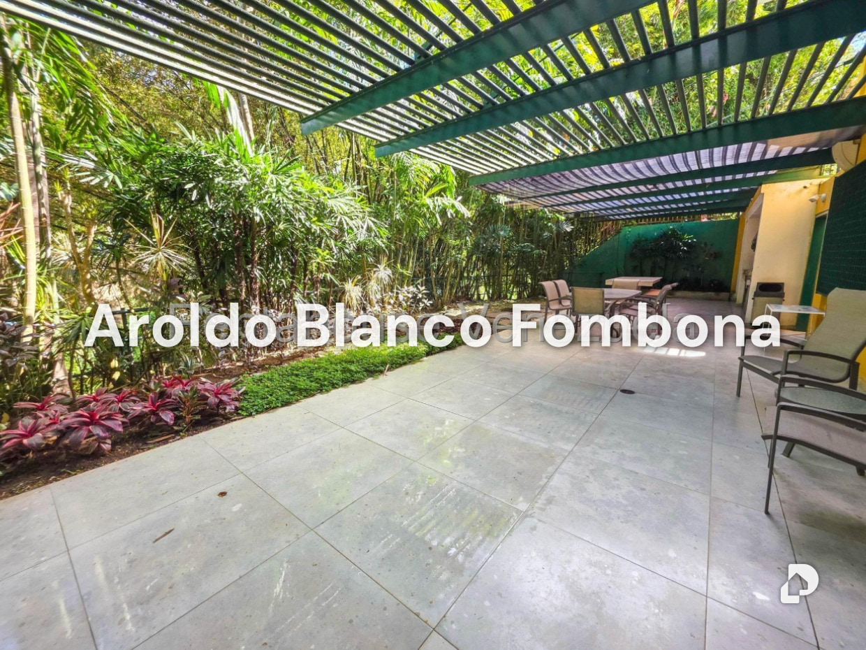Casa en Cerro Verde, Caracas – 17