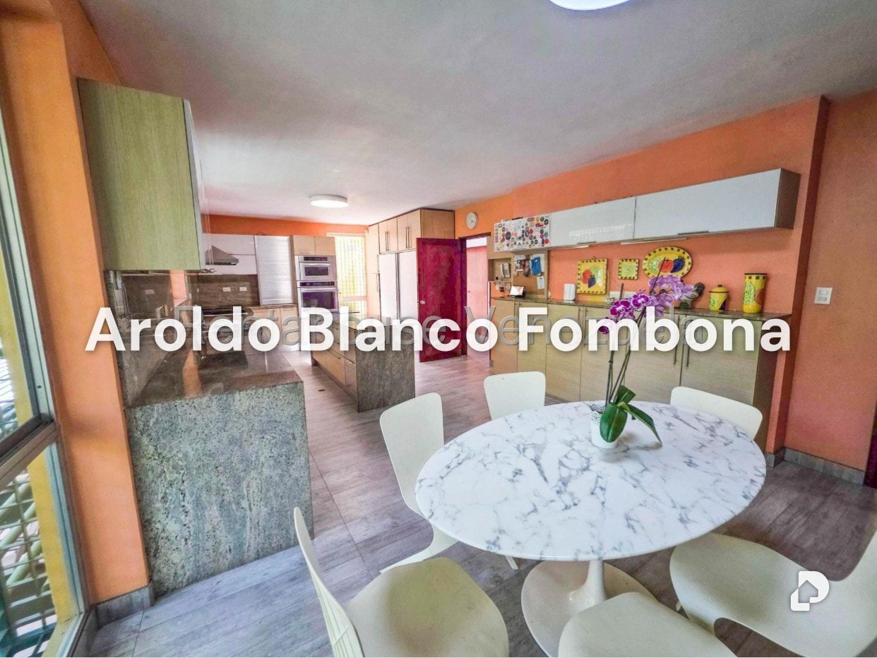 Casa en Cerro Verde, Caracas – 11