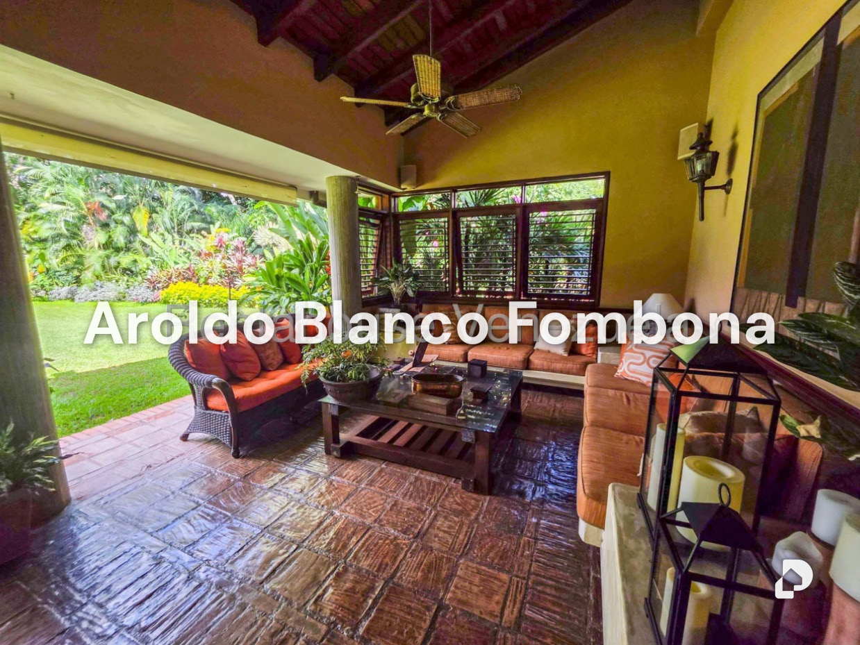 Casa en Cerro Verde, Caracas – 13