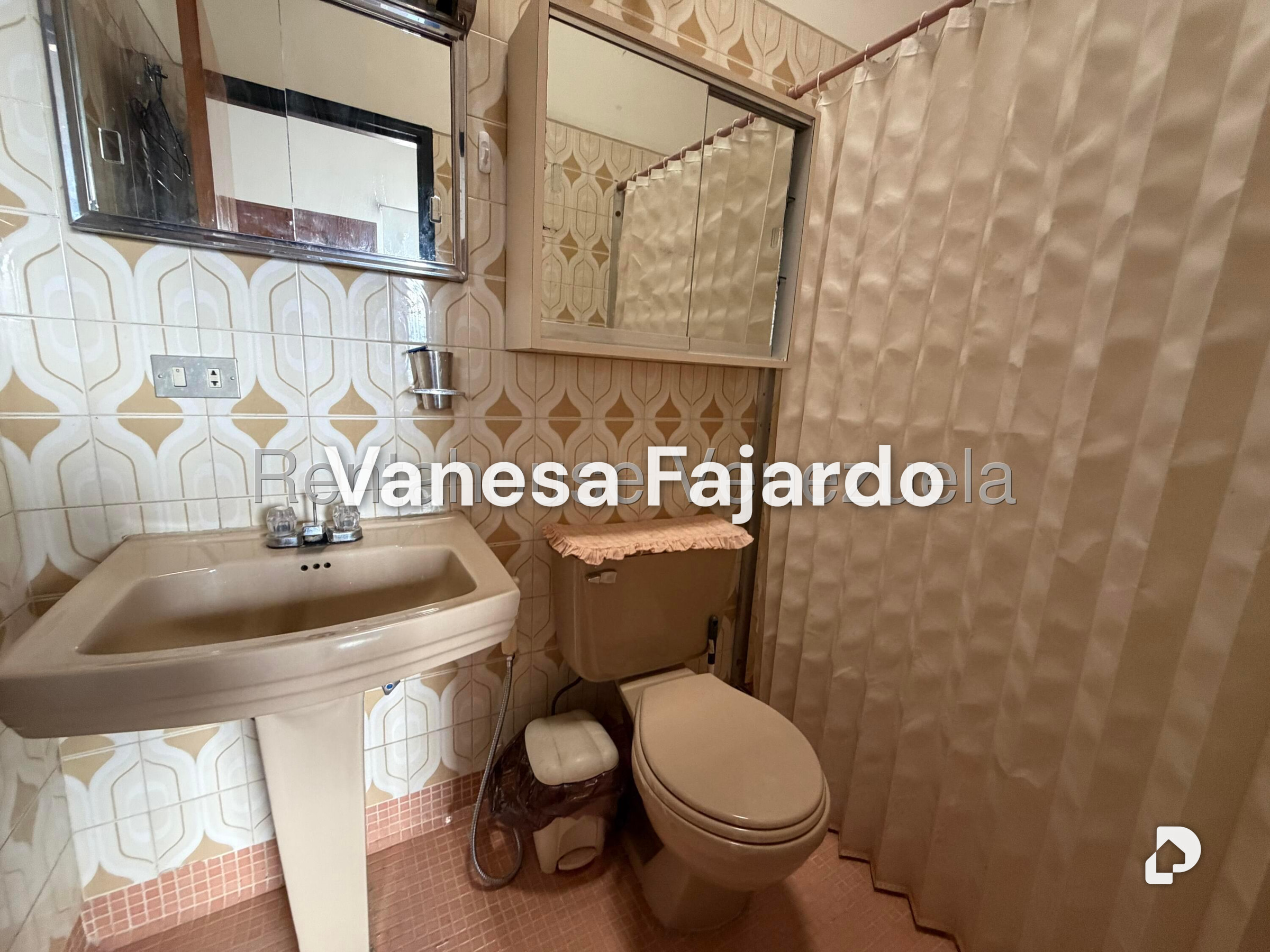 House in Alto Prado, Caracas – 14