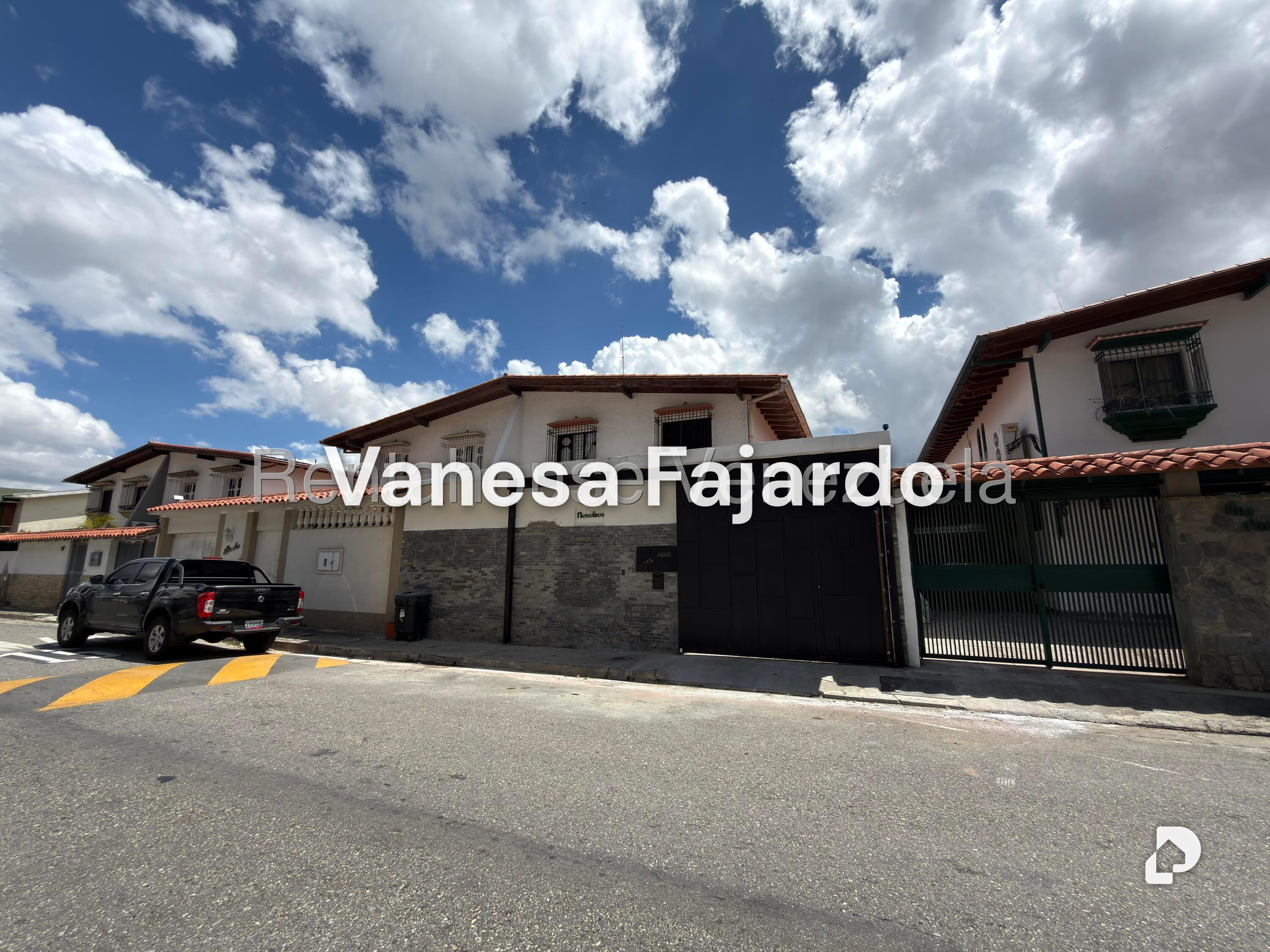 House in Alto Prado, Caracas – 20