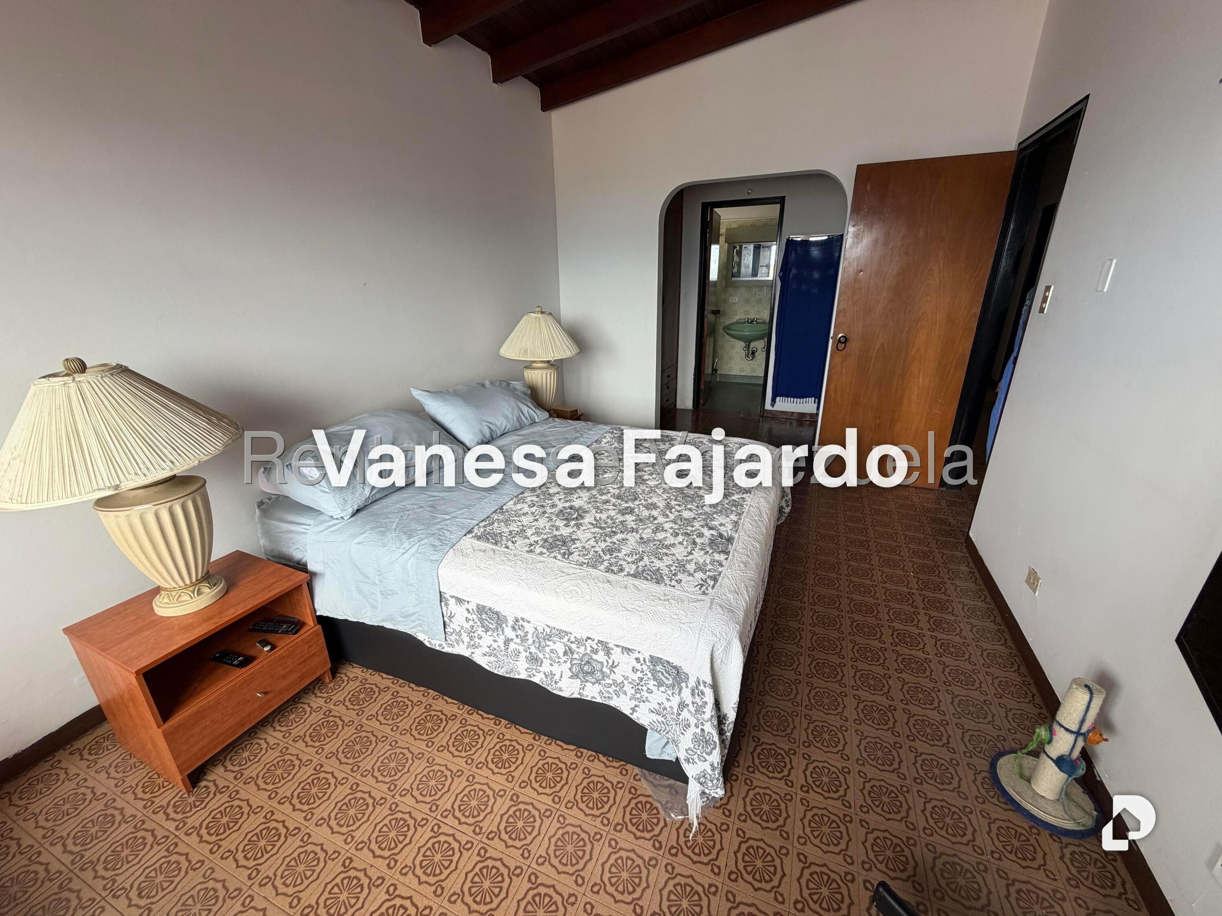 House in Alto Prado, Caracas – 15