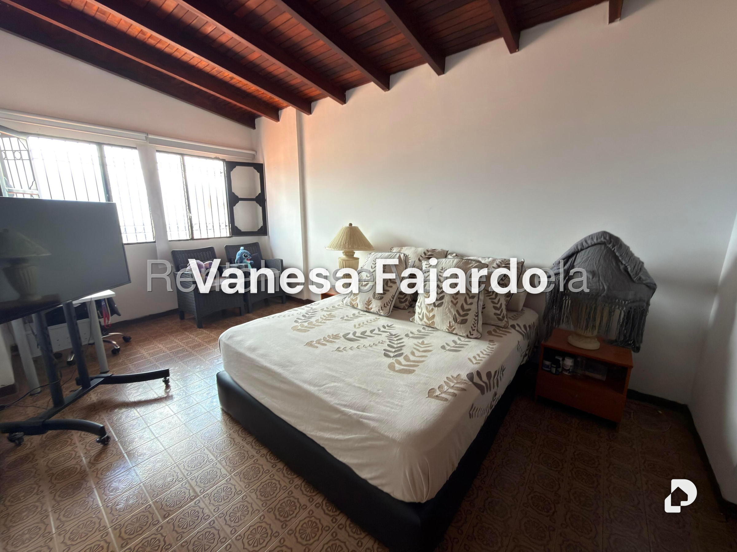 House in Alto Prado, Caracas – 11