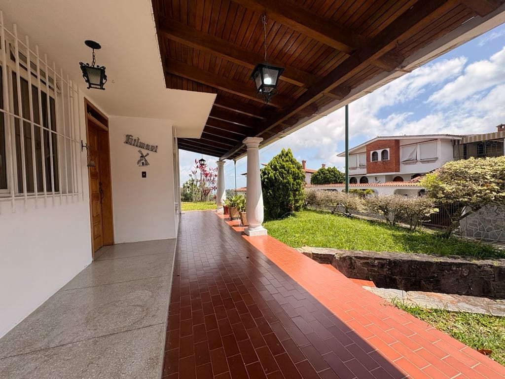 Casa en Los Castores, Altos Mirandinos - 1