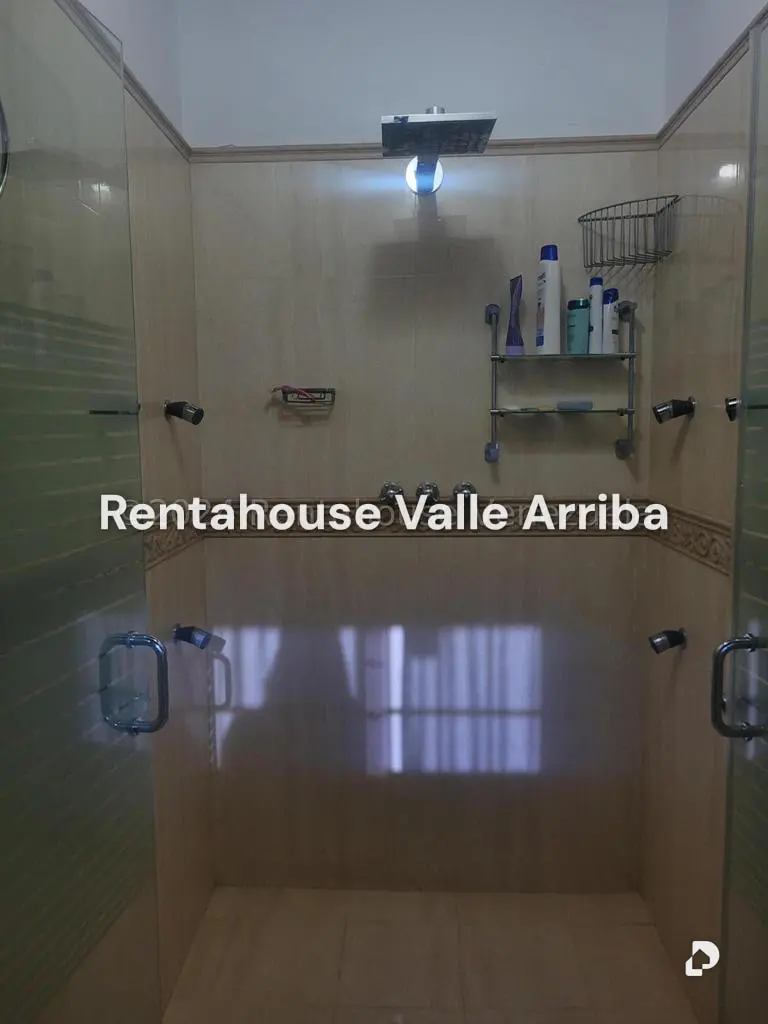 Casa en La Lagunita Country Club, Caracas – 24