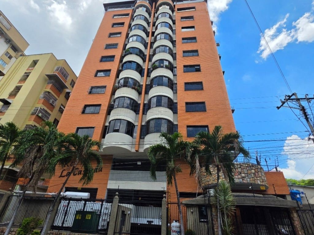 Apartamento en Urbanización Calicanto, Maracay - 1