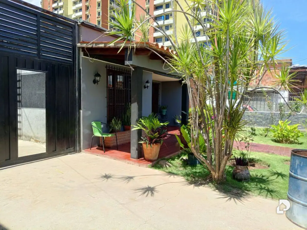 Casa en Av. Rotaria, Barquisimeto – 16