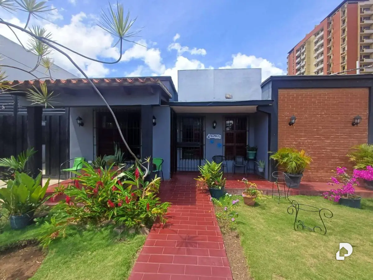 Casa en Av. Rotaria, Barquisimeto – 1