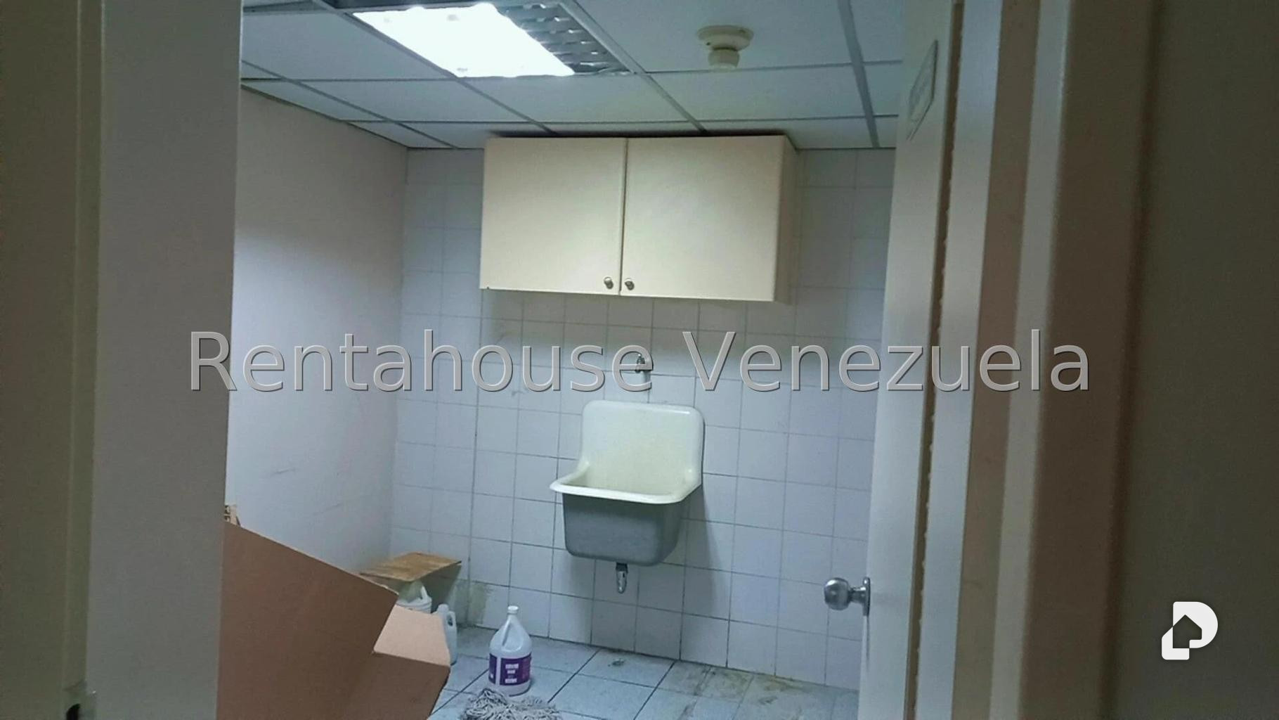 Local comercial en El Cafetal, Caracas – 20