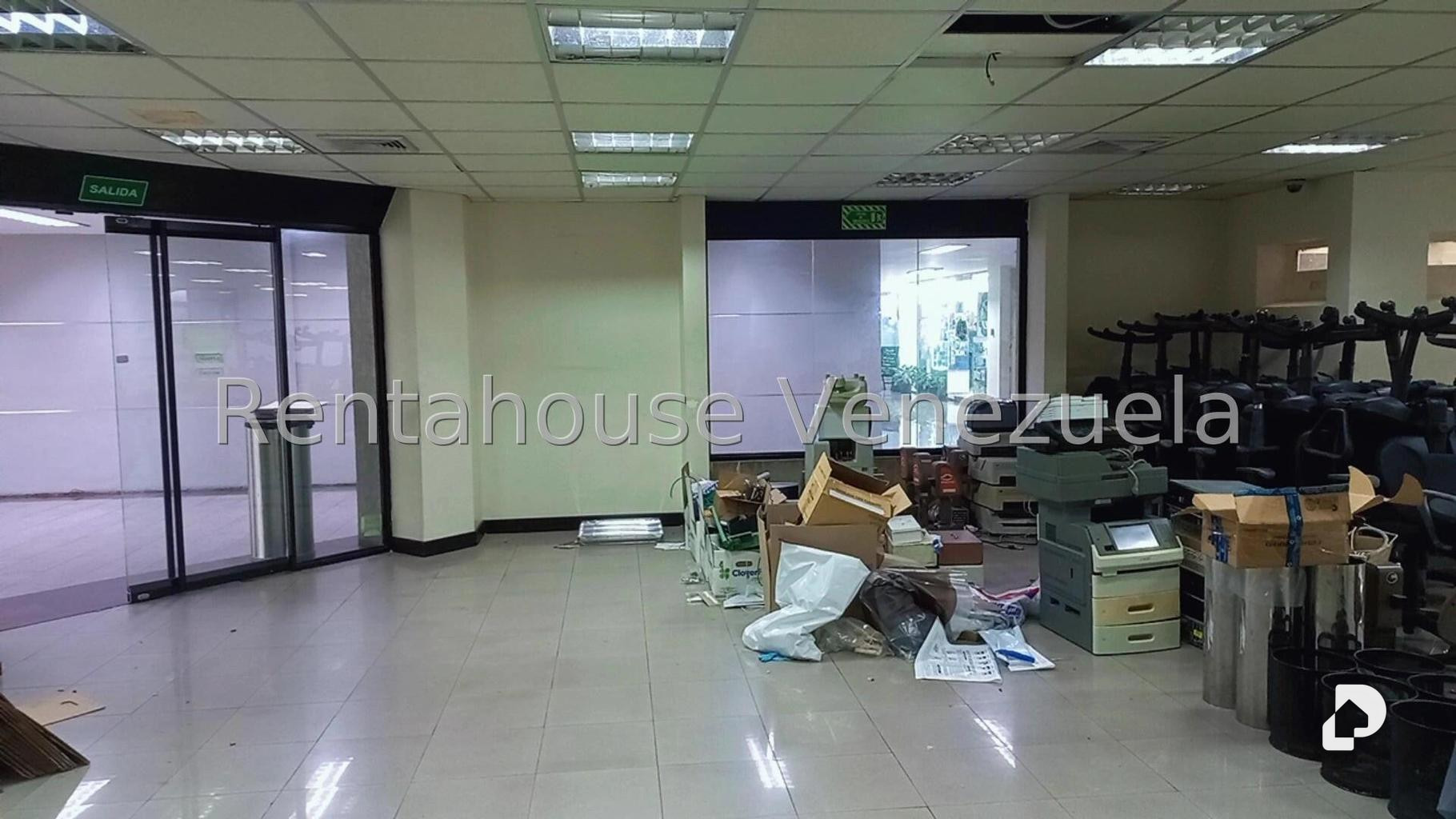 Local comercial en El Cafetal, Caracas – 23