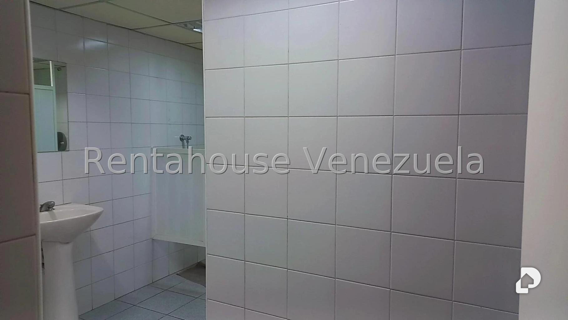 Local comercial en El Cafetal, Caracas – 22