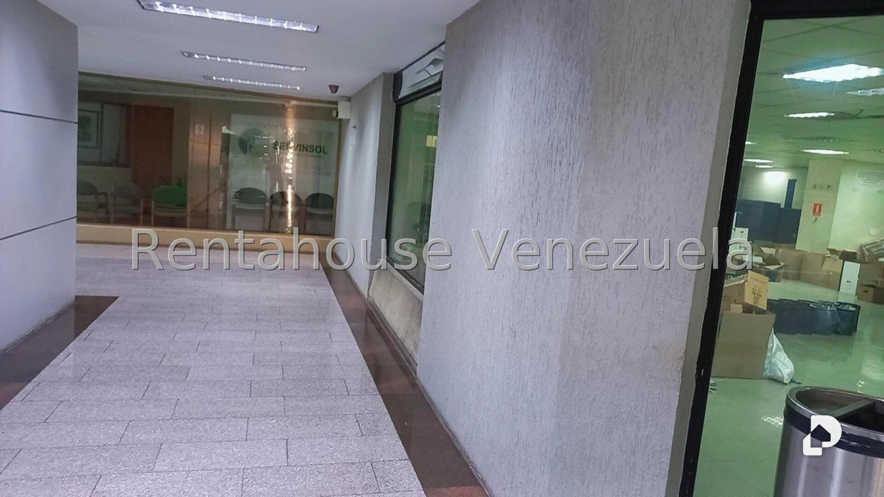 Local comercial en El Cafetal, Caracas – 19
