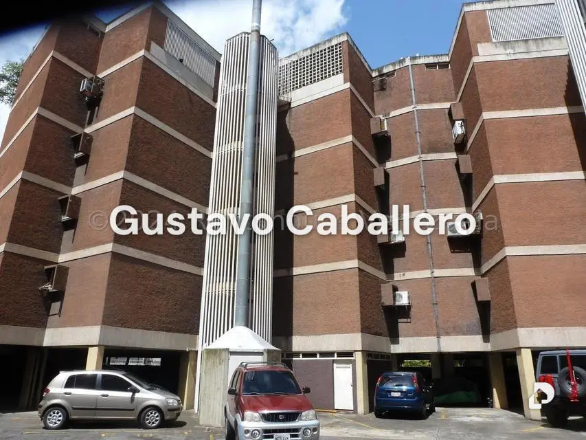 Apartamento en Lomas de Las Mercedes, Caracas – 1