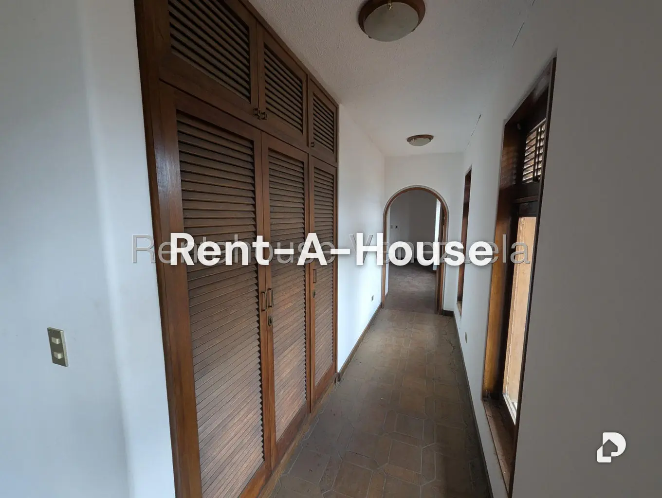 Casa en Cerro Verde, Caracas – 30
