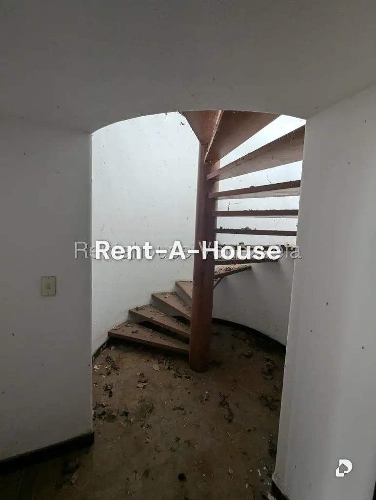 Casa en Cerro Verde, Caracas – 12