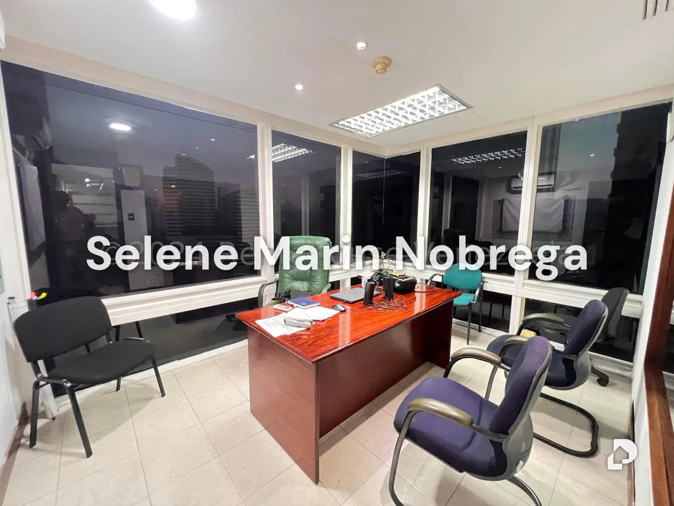 Oficina en La Castellana, Caracas – 25