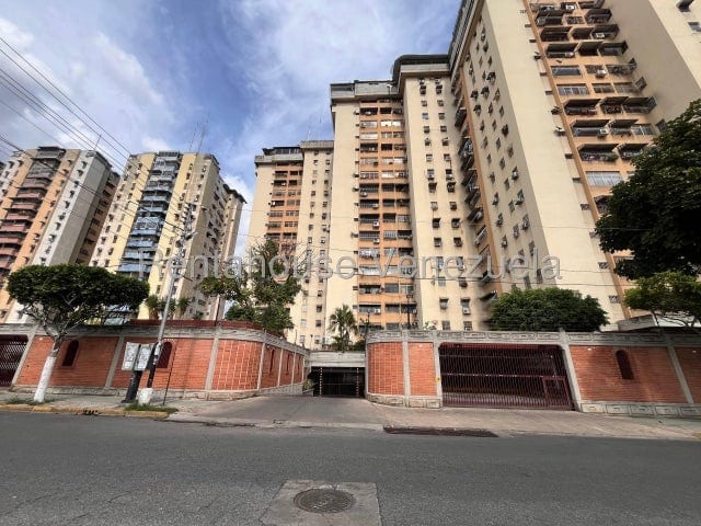 Apartamento en Urbanización El Centro, Maracay - 1