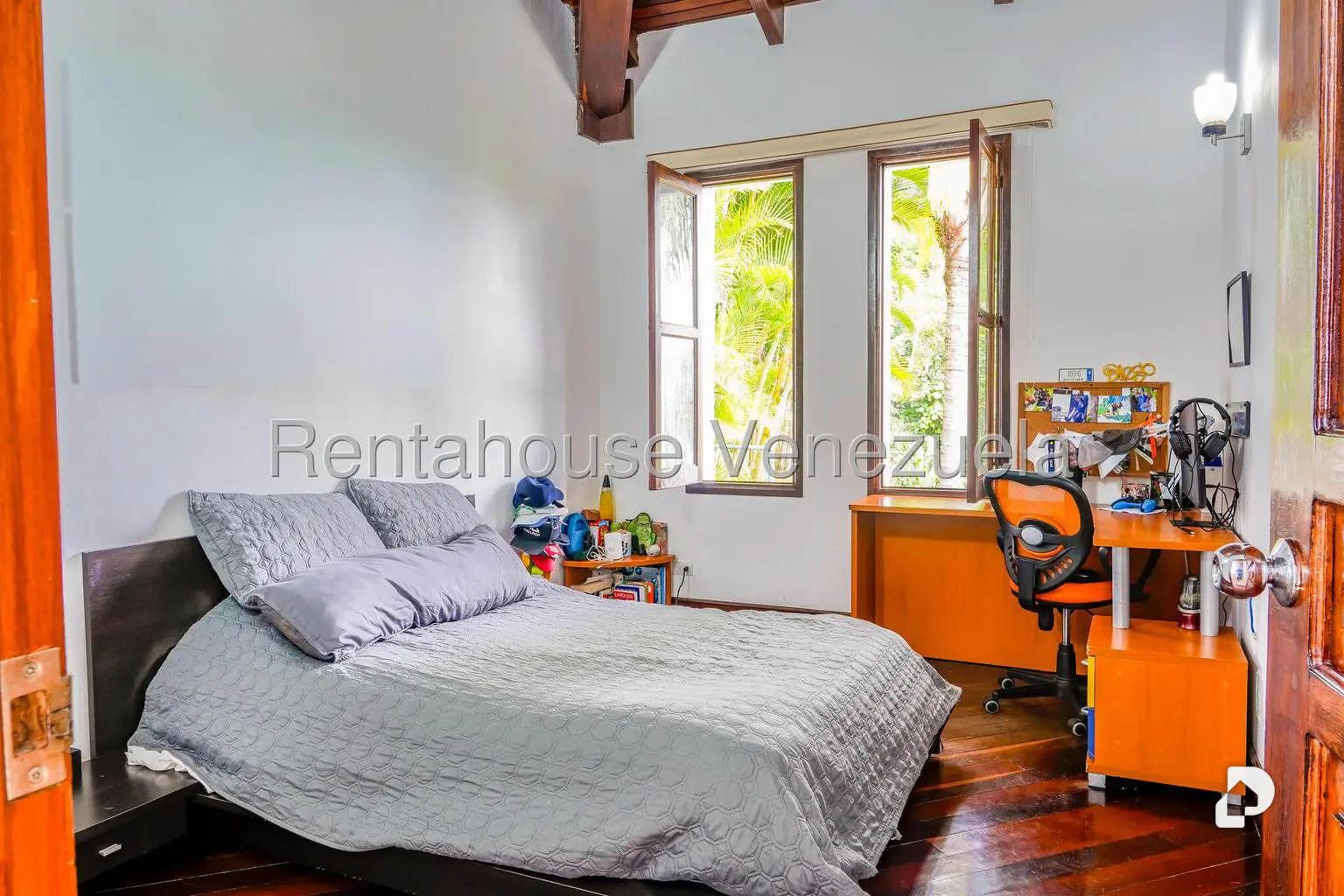 Casa en Oripoto, Caracas – 29