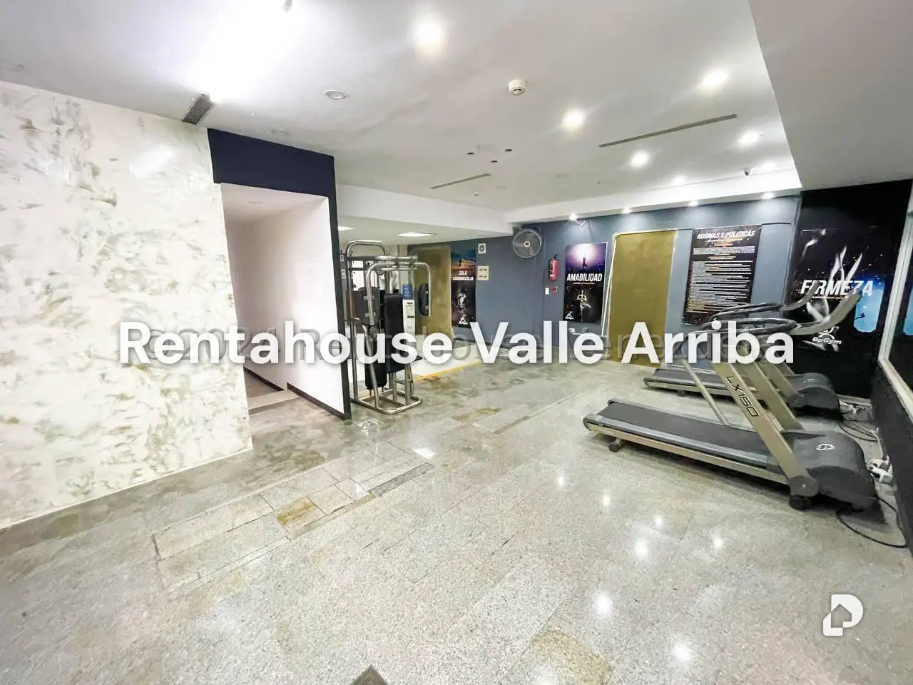 Local comercial en Los Palos Grandes, Caracas – 4