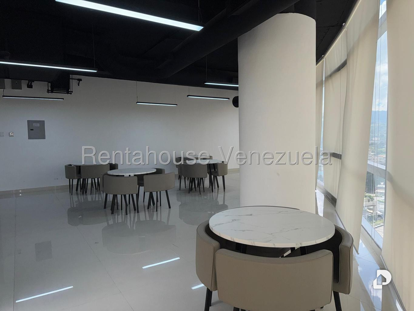 Oficina en Los Dos Caminos, Caracas – 8