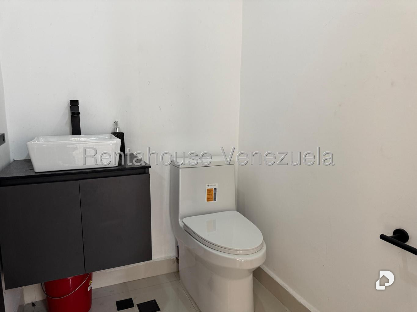 Oficina en Los Dos Caminos, Caracas – 9