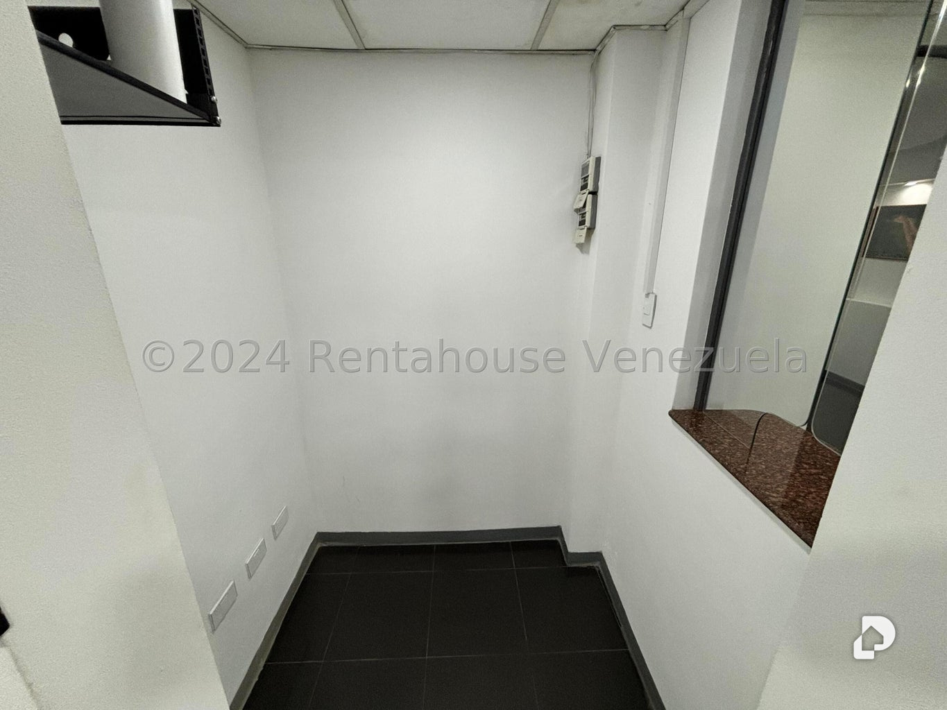 Office in Chacao, Caracas – 13