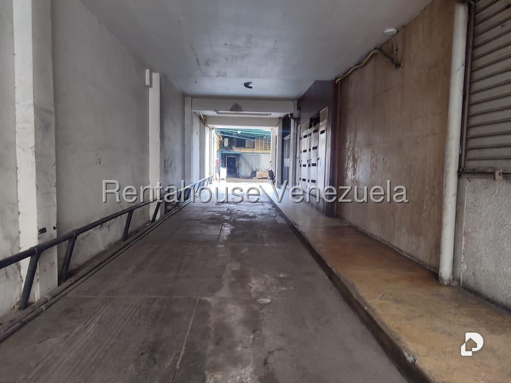 Local comercial en Puente Hierro, Caracas – 3