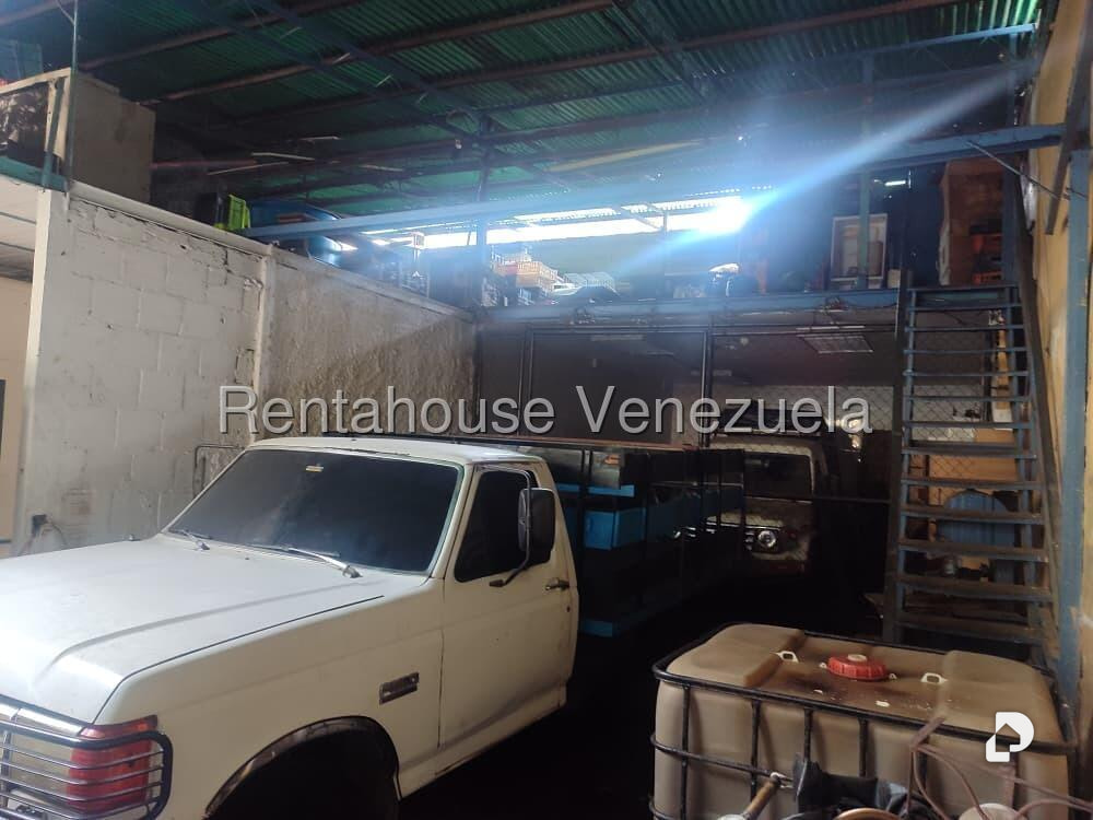 Local comercial en Puente Hierro, Caracas – 14
