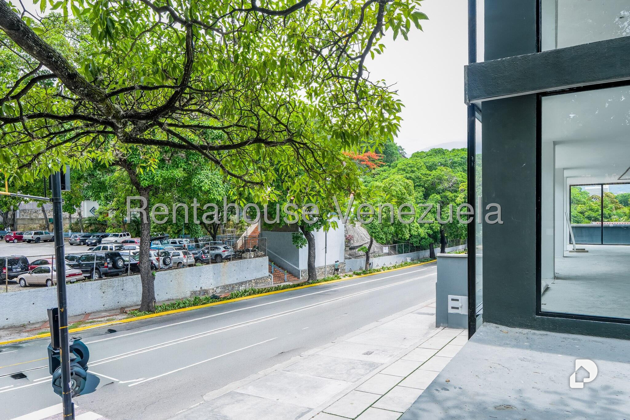 Local comercial en Chuao, Caracas