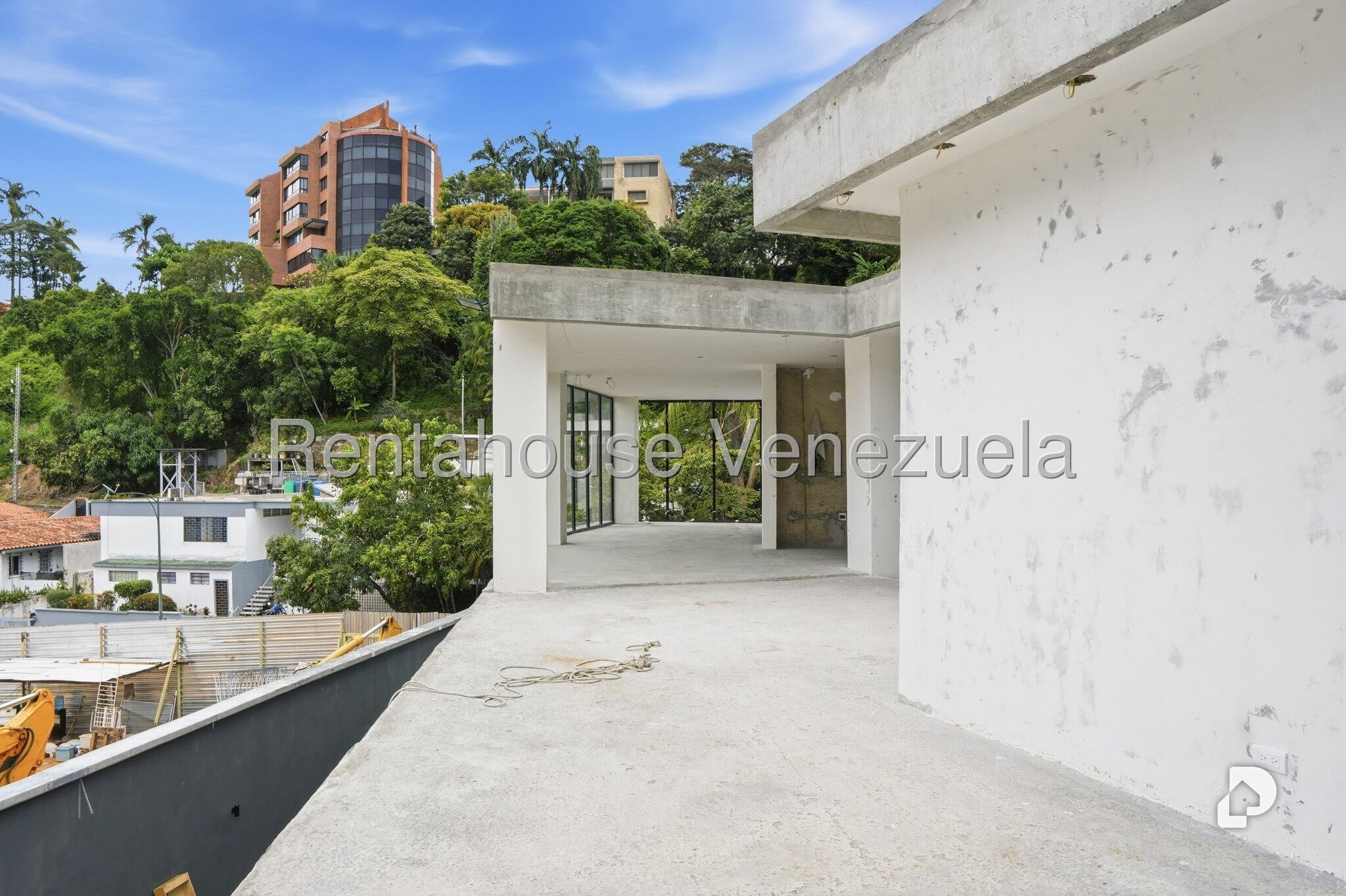 Local comercial en Chuao, Caracas