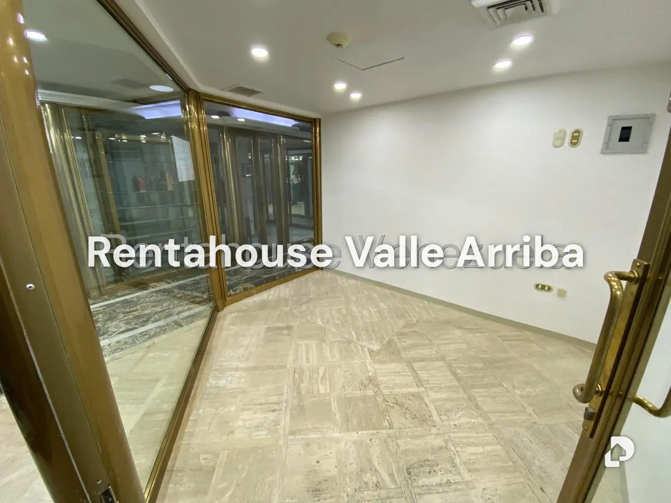 Local comercial en Chuao, Caracas – 3