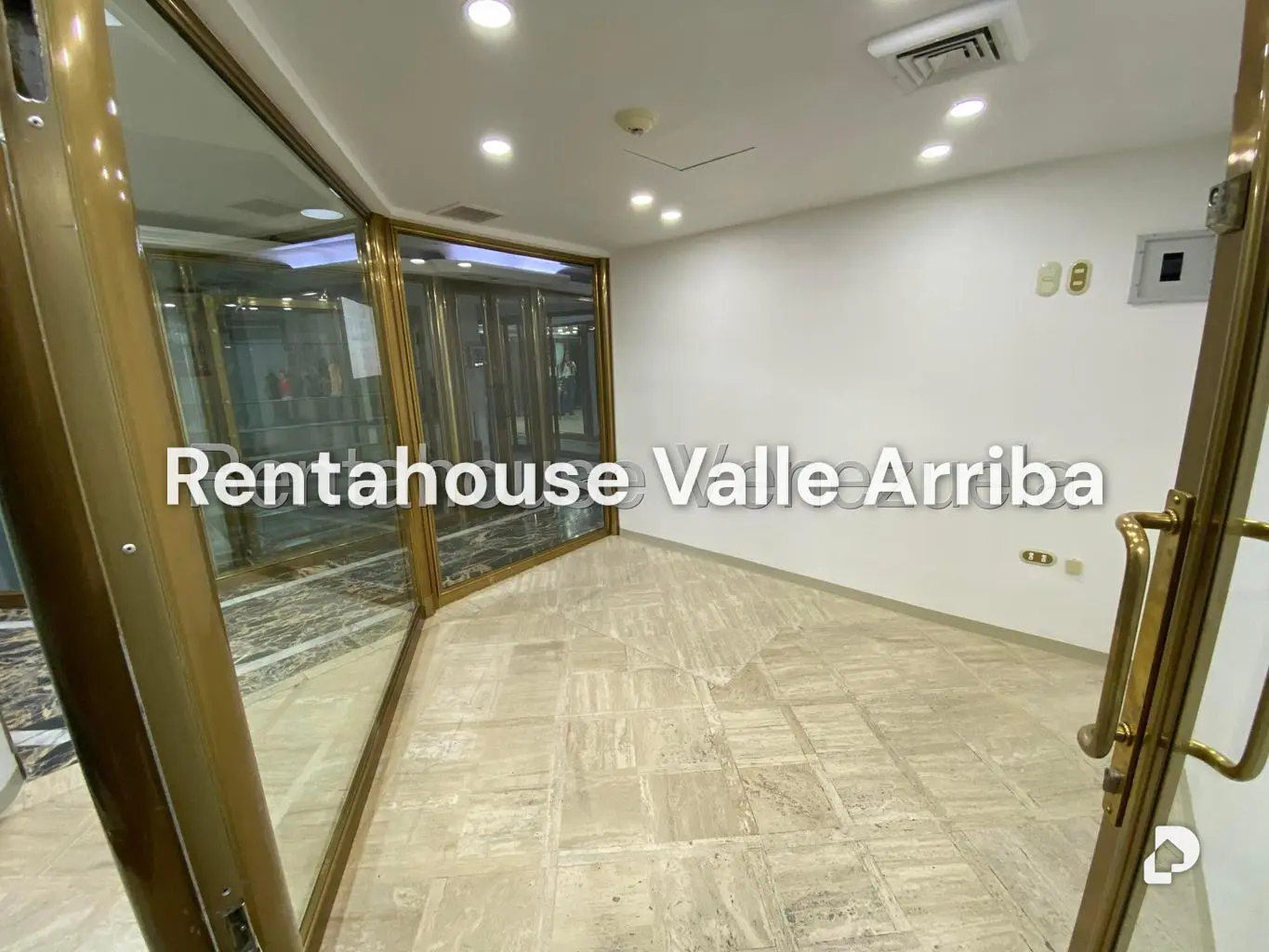 Local comercial en Chuao, Caracas – 7