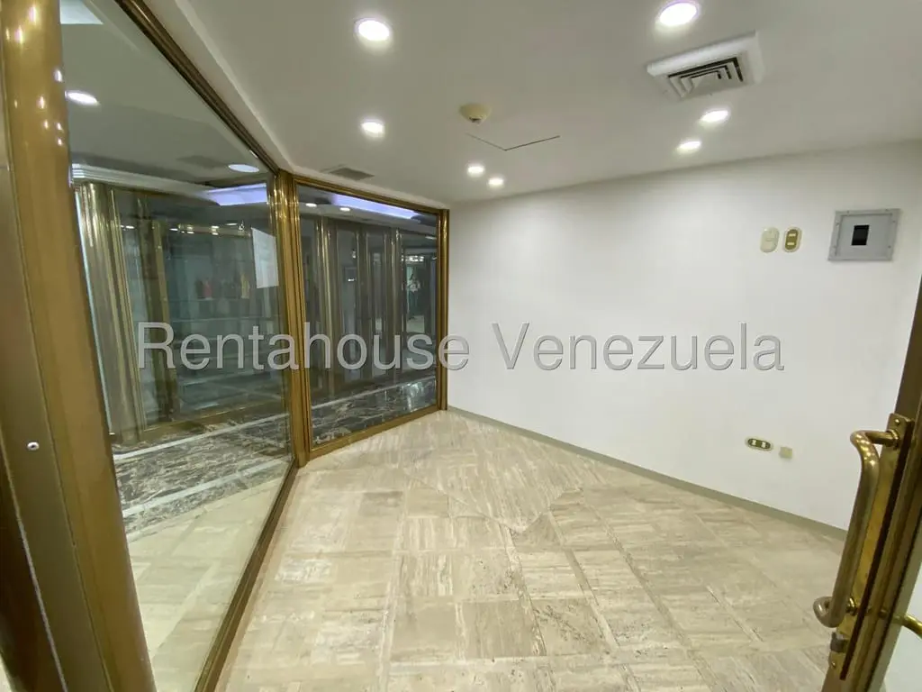 Commercial space in Chuao, Caracas - 1