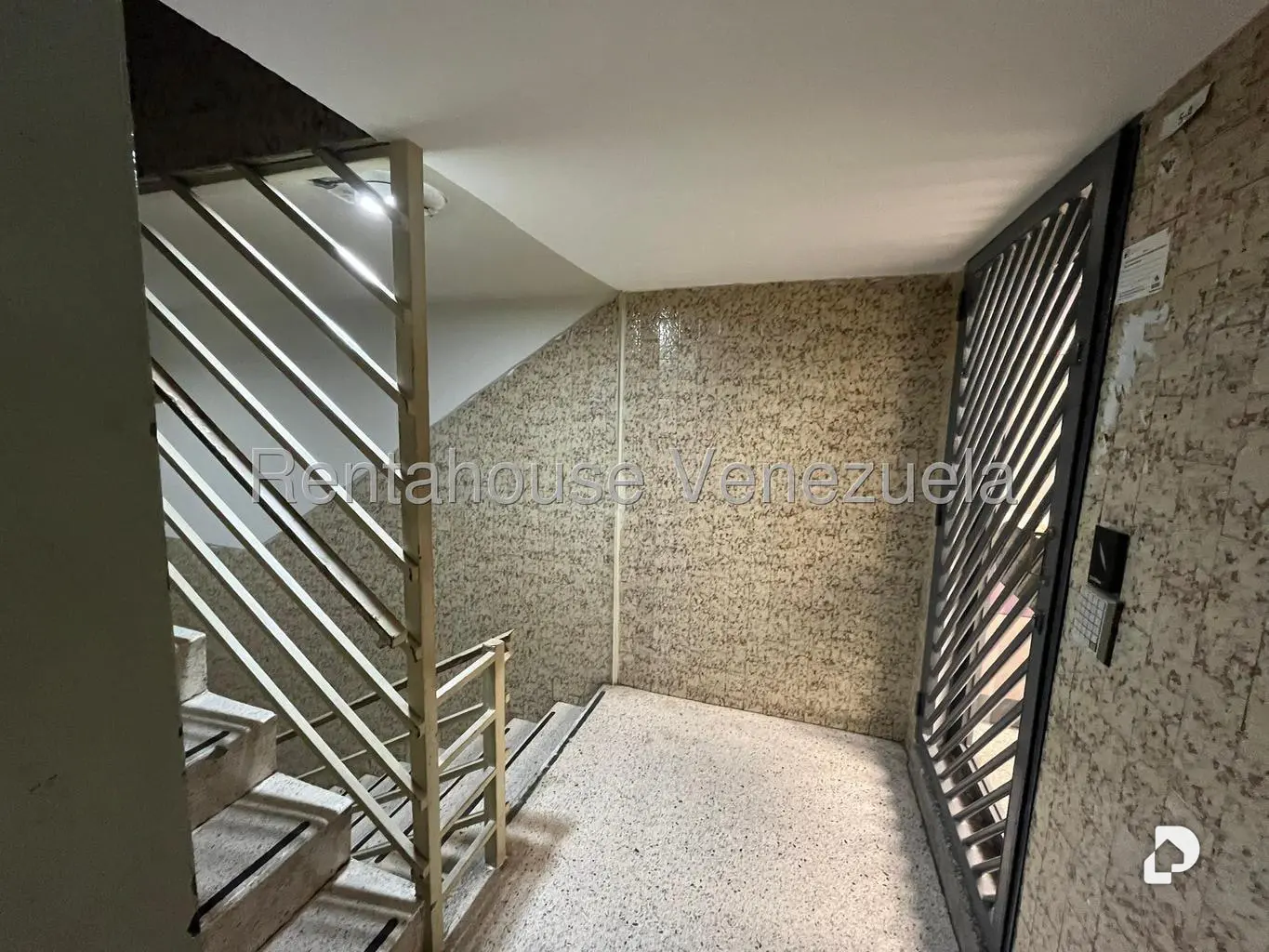 Local comercial en La Urbina, Caracas – 2