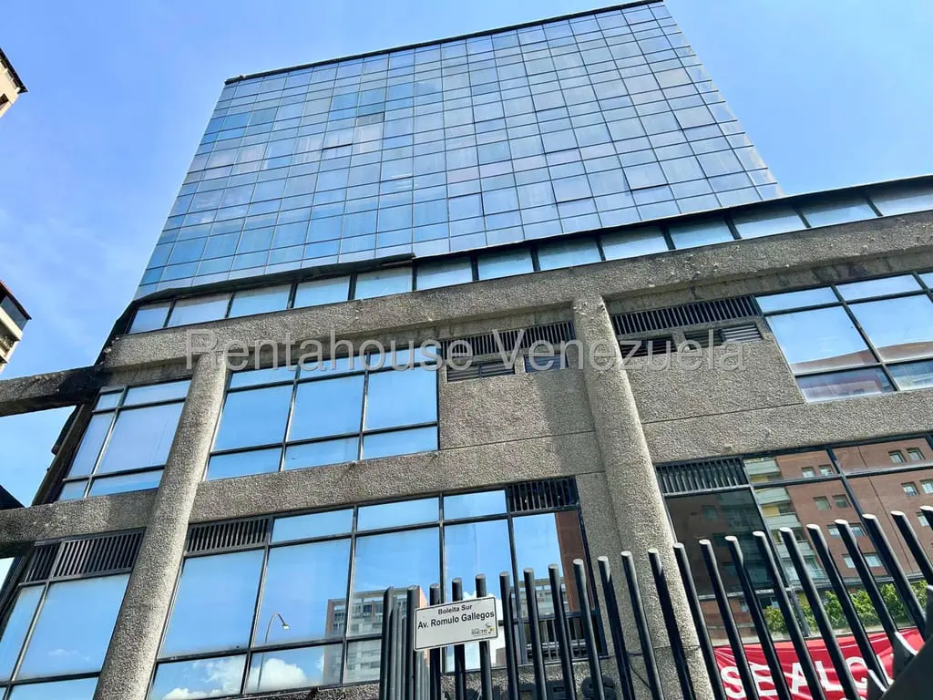 Office in Boleíta Norte, Caracas - 1