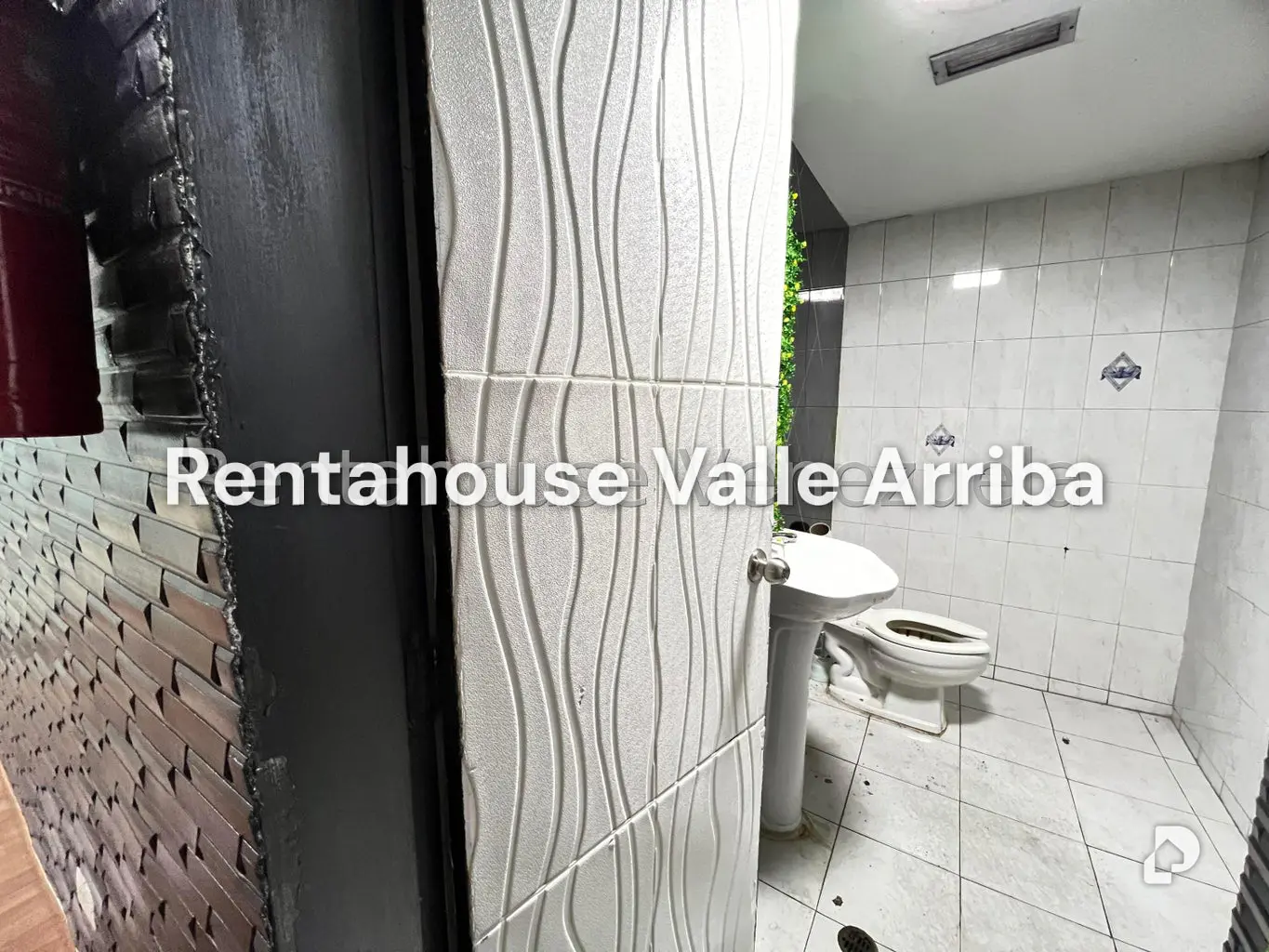 Local comercial en Los Palos Grandes, Caracas – 8