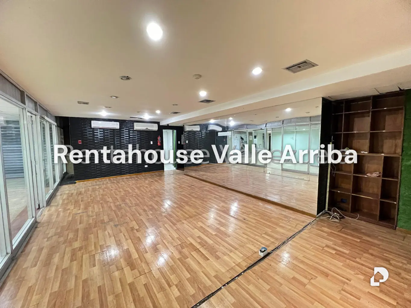 Local comercial en Los Palos Grandes, Caracas – 2