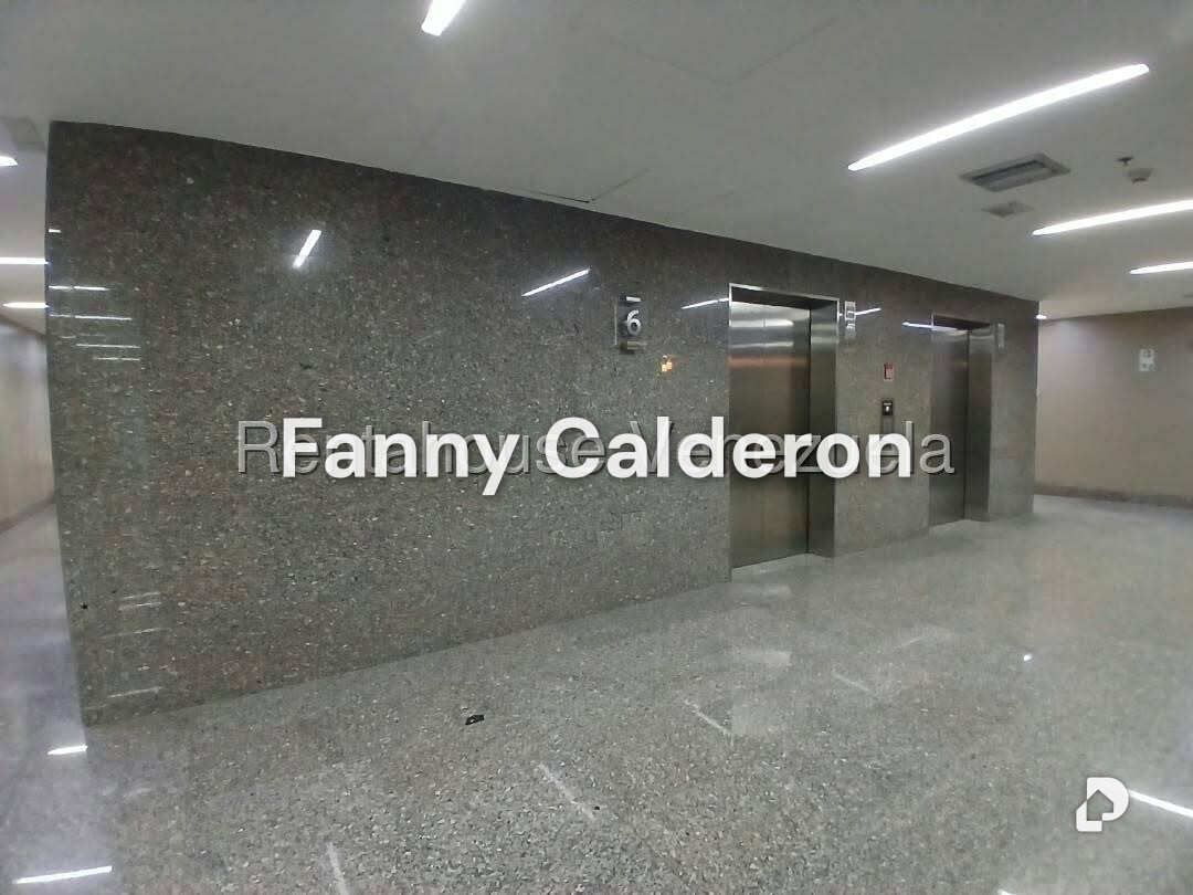 Oficina en Las Mercedes, Caracas – 23