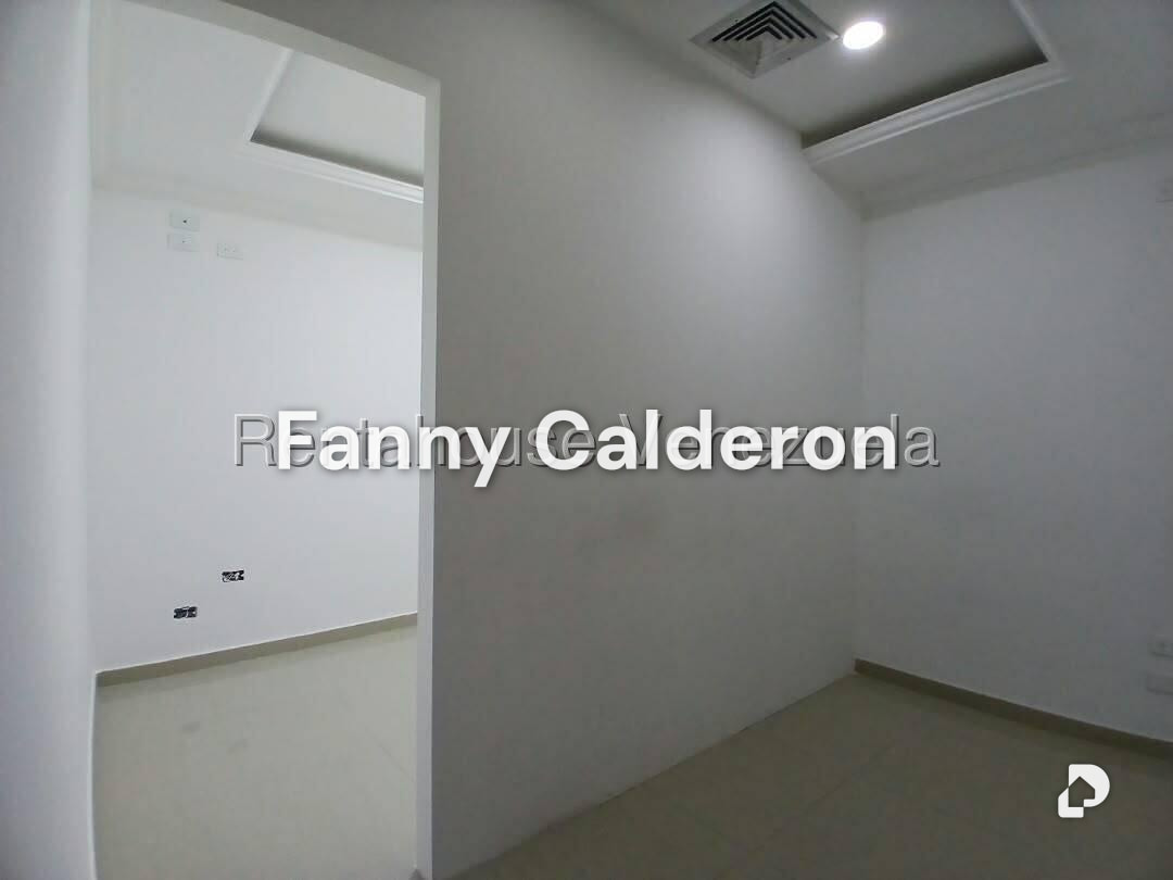 Oficina en Las Mercedes, Caracas – 16