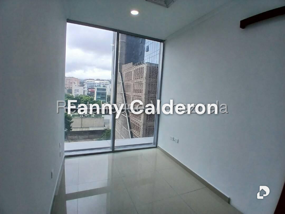 Oficina en Las Mercedes, Caracas – 13