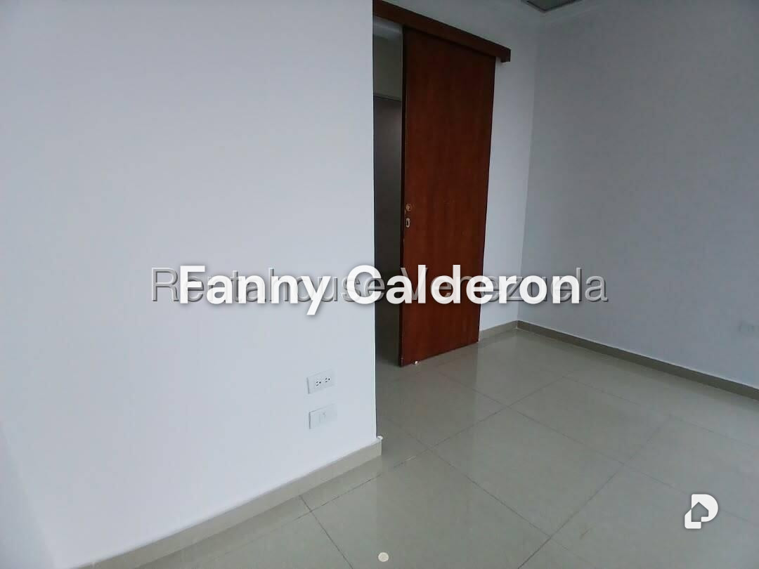 Oficina en Las Mercedes, Caracas – 11