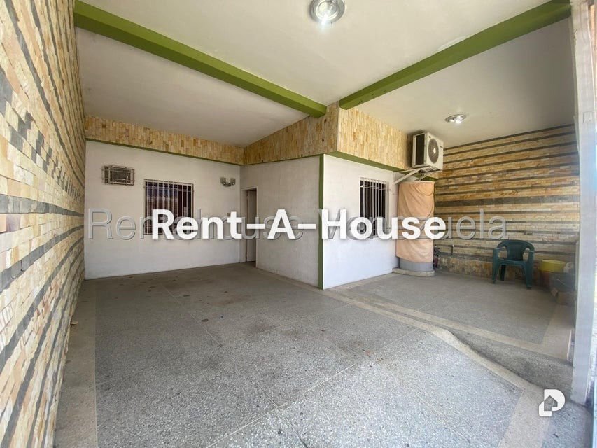 House in San Joaquín – 2