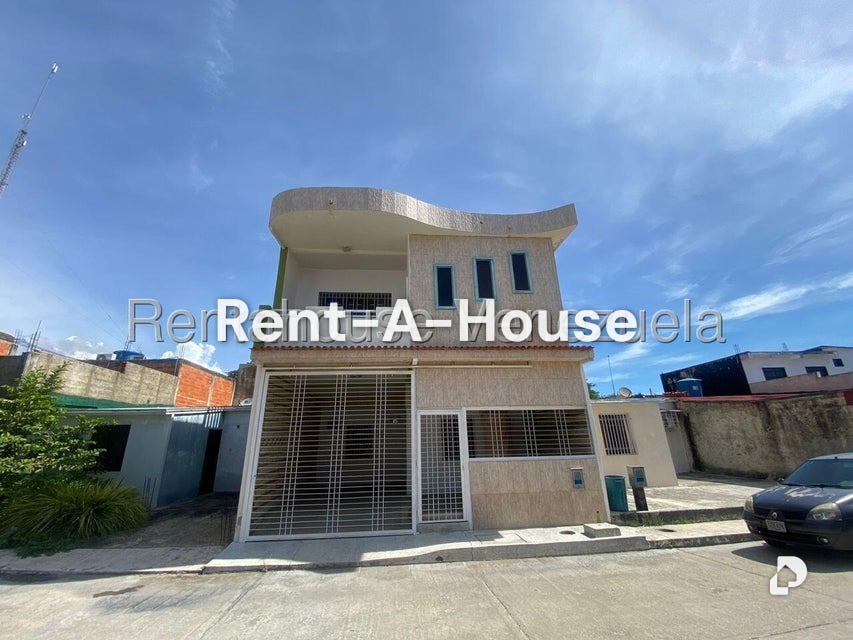 House in San Joaquín – 1