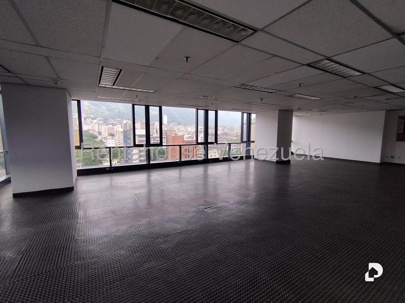 Oficina en Plaza Venezuela, Caracas – 3
