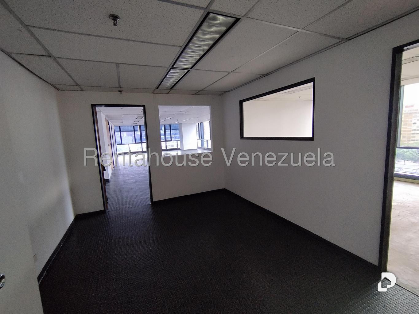 Oficina en Plaza Venezuela, Caracas – 8